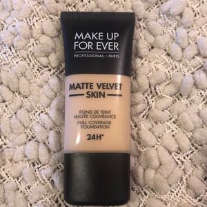 NEW Make Up For Ever Matte Velvet Skin Foundation